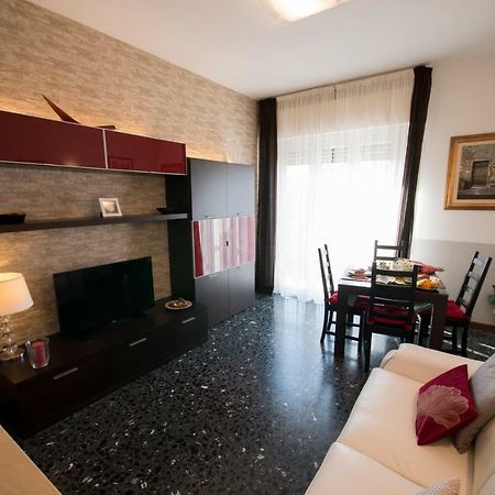 A Casa Di Simone A Viareggio Apartment Luaran gambar