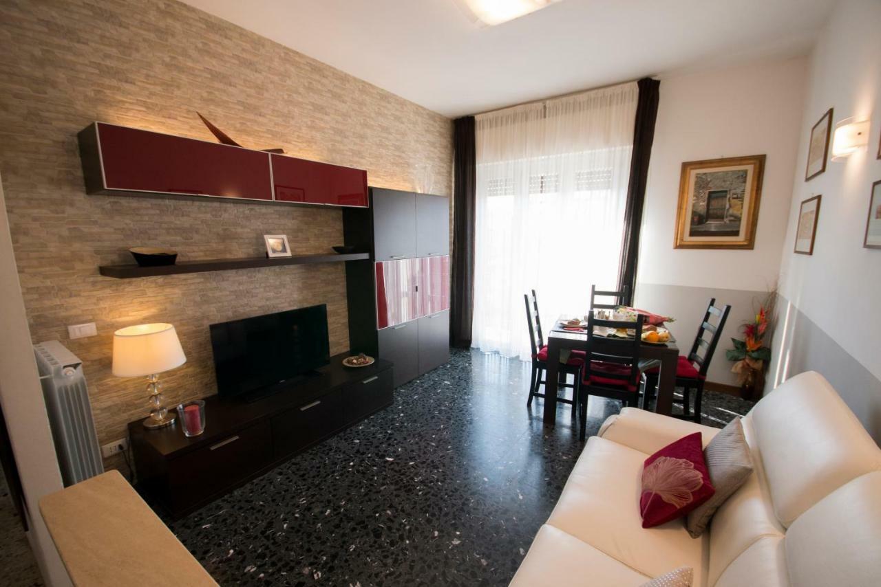 A Casa Di Simone A Viareggio Apartment Luaran gambar